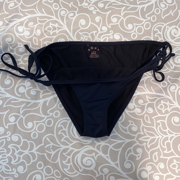 BRAND NEW ROXY bikini bottom 👙 - Picture 3 of 5